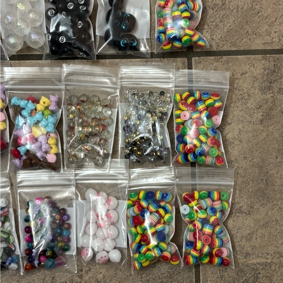 Assorted Colorful Beads Collection - Picture 2 of 7